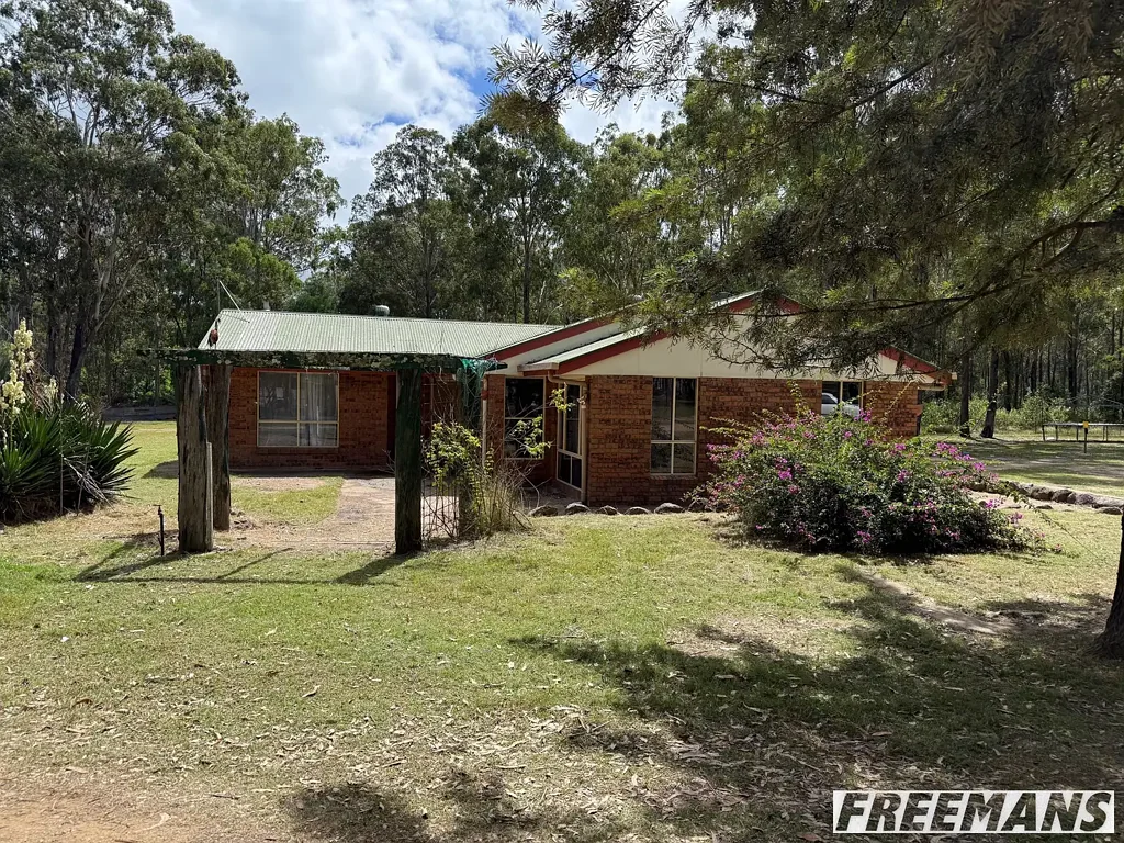 Nanango 4房 acreage空间广阔 养马理想之地 四卧带柜舒适 宽敞娱乐室 大型太阳能系统 雨水收集箱 双车位车棚 Acreage Living with Space, Privacy & Unlimited Potential