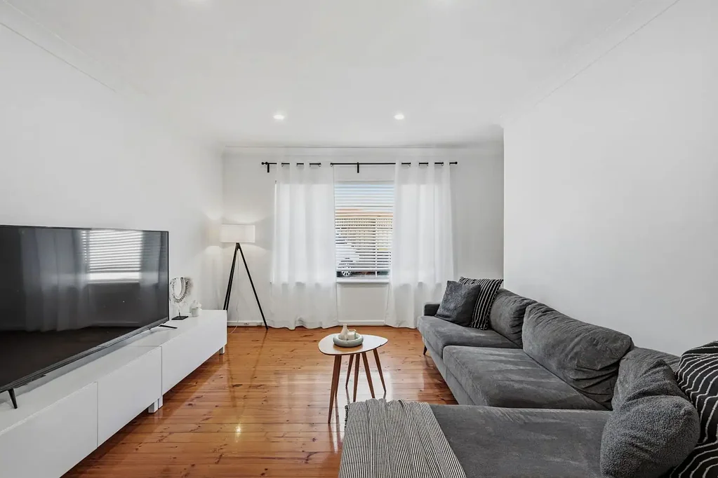 North Plympton 2 Bedroom Easy Living in a Prime City-Fringe Location.