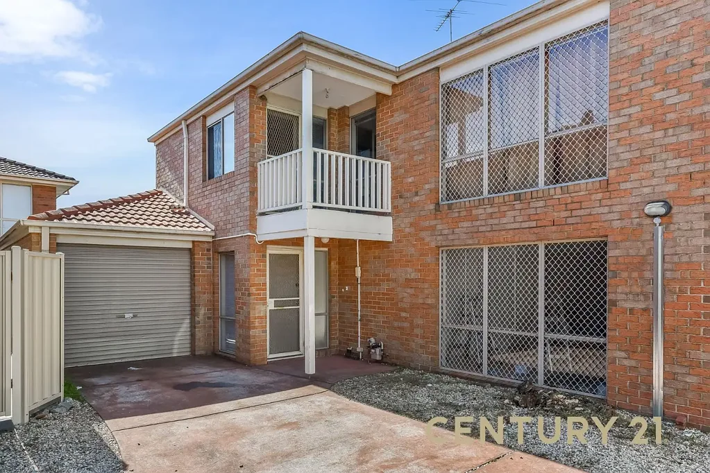 Dandenong 3कमरा Spacious 3-Bedroom Townhouse with Family Appeal