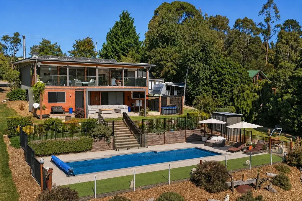 Merrijig 5 Slaapkamer 'DELA-VIEW' THE ULTIMATE RIVERFRONT RETREAT