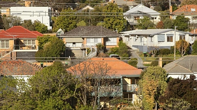 悉尼房价普跌4.9%，这些区却逆势暴涨！最高一年涨24.4%，买家正在集体转向！