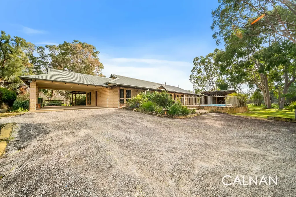 🏡 Rural Retreat in Wellard – Pool, Space & Serenity!