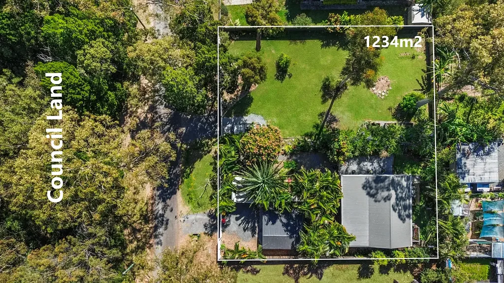 Macleay Island 2ਬੈੱਡਰੂਮ Private Oasis on HUGE Double Block - Two Titles with Soil Test - Walk to Beach