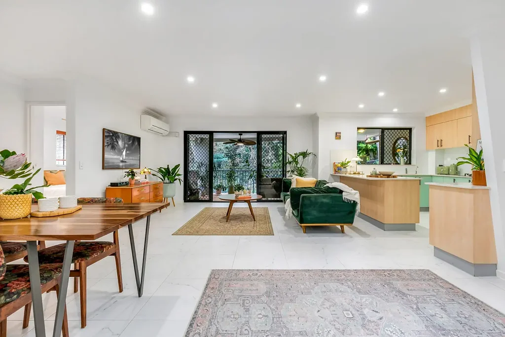 Teneriffe 2कमरा Stunning extra large Top Floor with tranquil forest views, plus third guest room