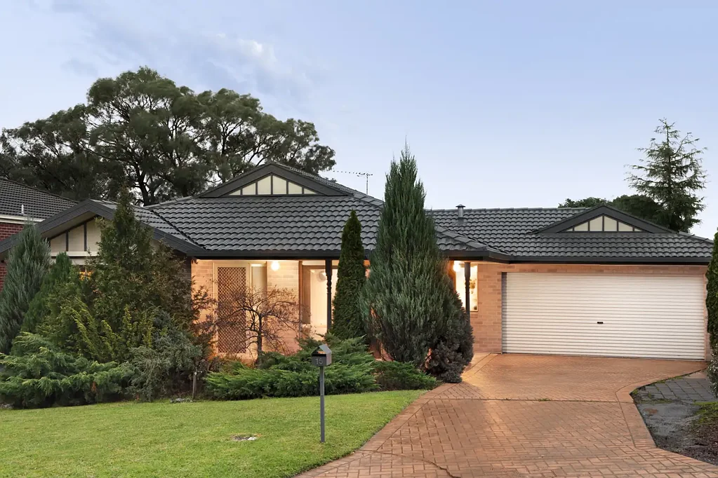 Croydon South 3chambre Family Flexibility in a Peaceful Setting.