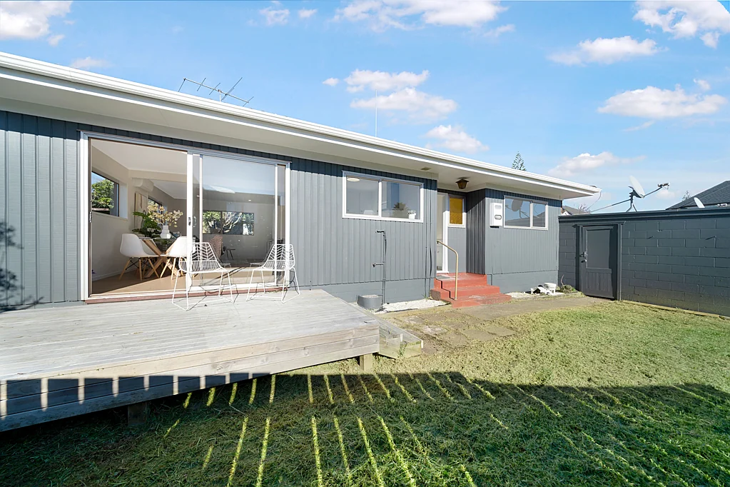 Te Atatu South 2 Bedroom Newly Renovated 2-Bedroom Unit