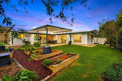 Eight Mile Plains 4 Bedroom Renovated, Loaded with Extras and Ready to Enjoy on a Private 709m2 Block