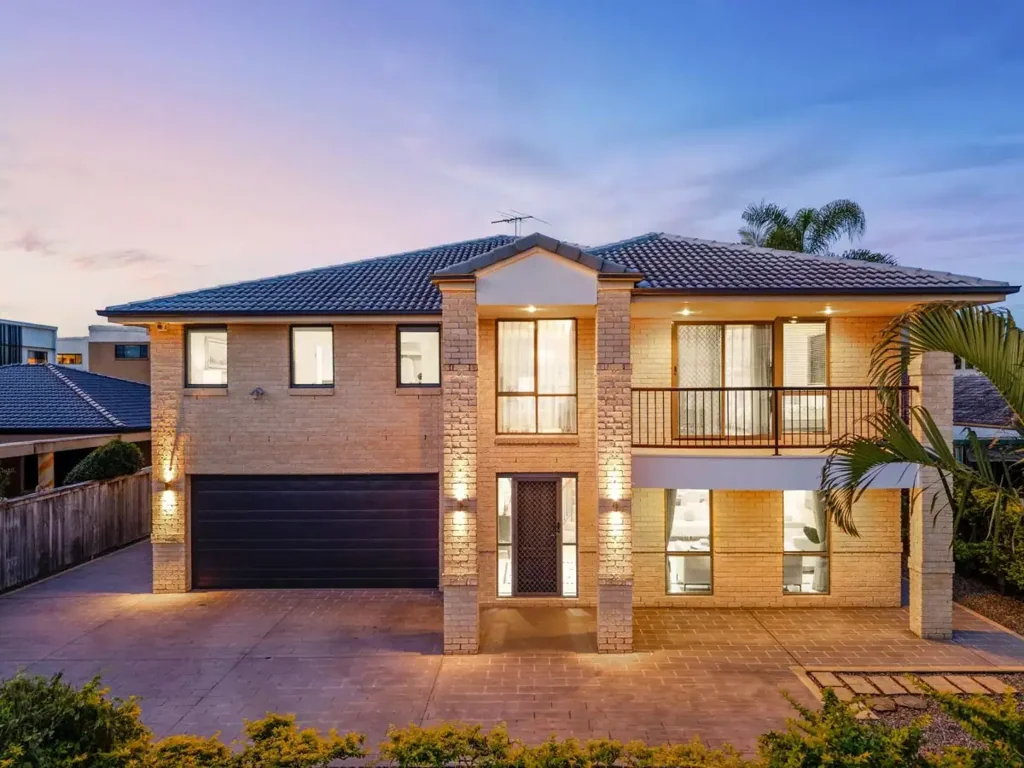 Sunnybank 6 Bedroom Private Six-Bedroom Family Showpiece in Exclusive Fairbank Street