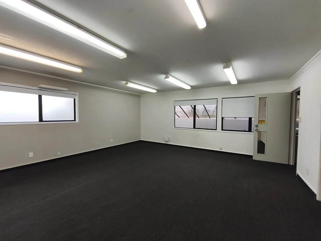 Glenfield  Flexible first floor office