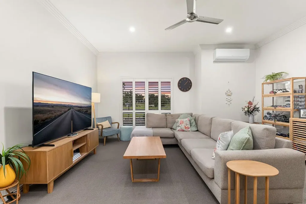Warwick 4 Slaapkamer Your Dream Family Home Awaits!