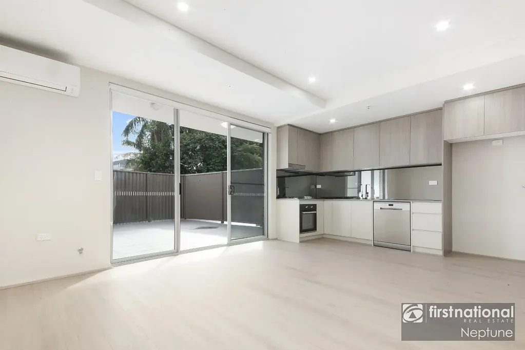Toongabbie 1房 全新现代公寓 中心黄金地段 步行生活便利 宽敞卧室书房 时尚浴室 开放式起居 巨大北向庭院 设计师厨房 全屋木地板 安全车位储物 Brand New 1 Bedroom + Study Room Apartment with Massive North-Facing Courtyard in Prime Location!