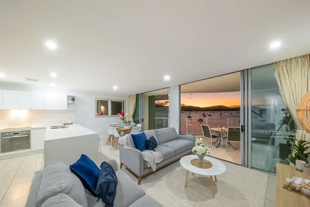 Airlie Beach 2房  Waterfront Luxury Penthouse With Income Attached