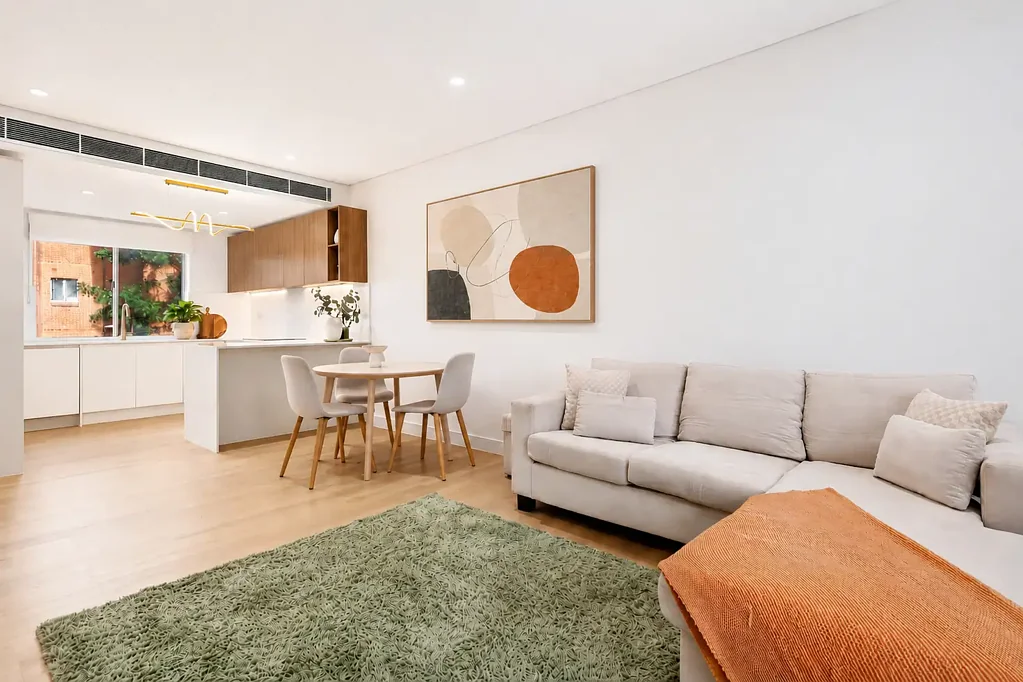 Sans Souci 3Zimmer Beautifully Renovated North-Facing Apartment in a Prime Lifestyle Location