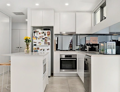 13/10-16 Station Street, Thornleigh, Upper North Shore, 2 Schlafzimmer, 2 Badezimmer, Apartment