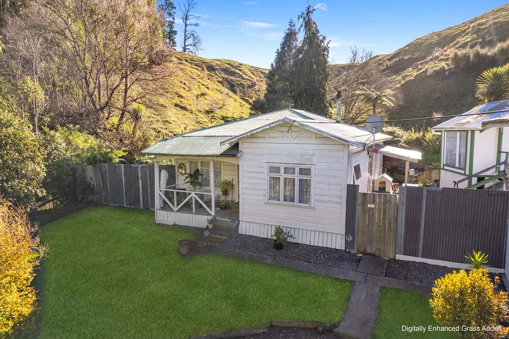 Hunterville 3Moenga Real rural regional value - packed with potential!