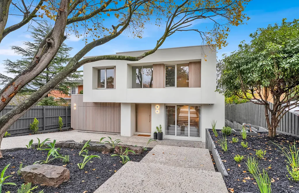 Balwyn North 5બેડરૂમ BALWYN NORTH - ONE PRICE. ONE CHANCE. CLOCK'S TICKING.