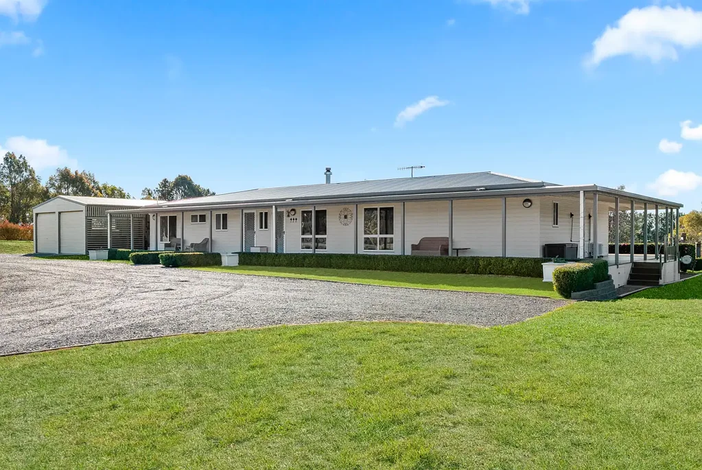 Crookwell 4Zimmer Immaculate Lifestyle Living with Breathtaking Rural Views