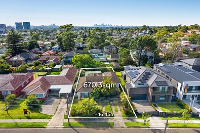 North Ryde 3침실 670sqm duplex site with city skyline glimpses