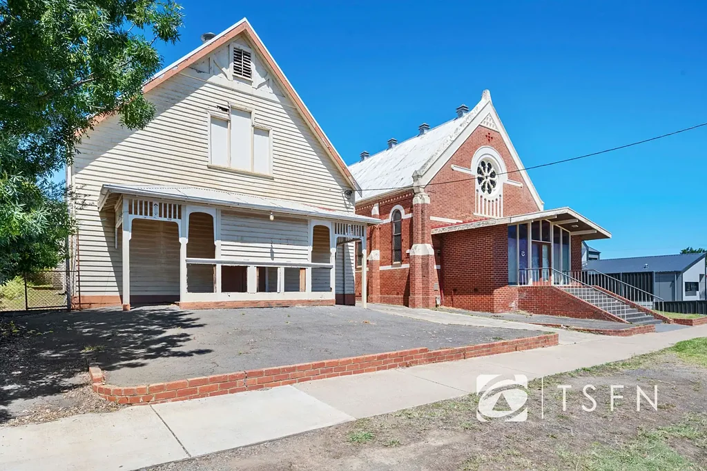 North Bendigo 3침실 Unique church and hall offering in the hospital precinct