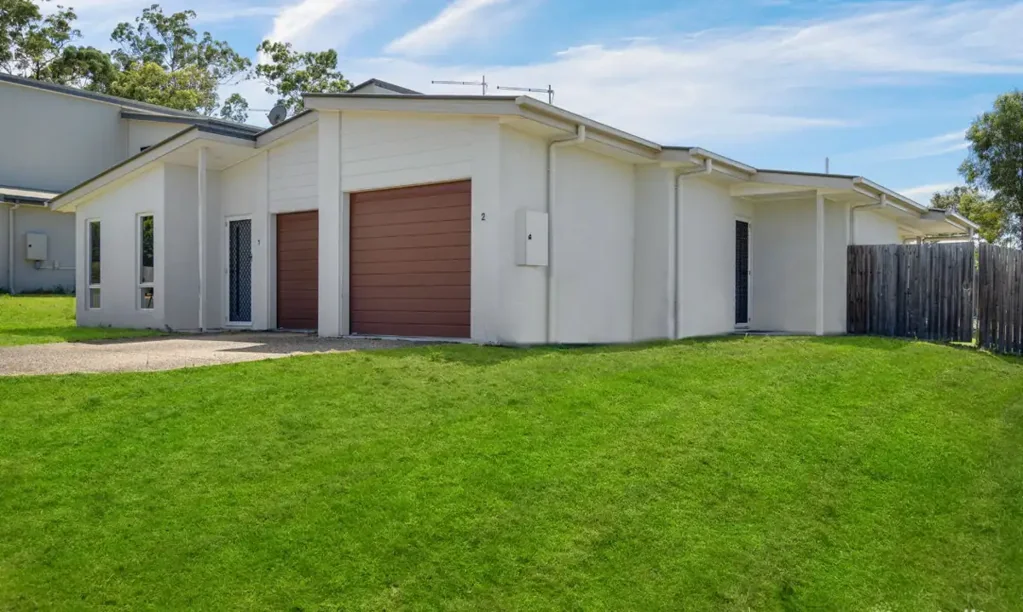 1&2/10 Appian Way, Loganlea, QLD 4131