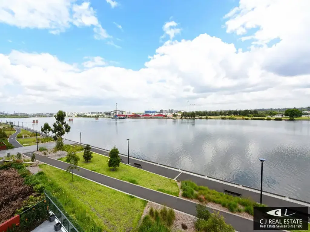 Introducing quality 1 bedroom apartment with complete waterview!