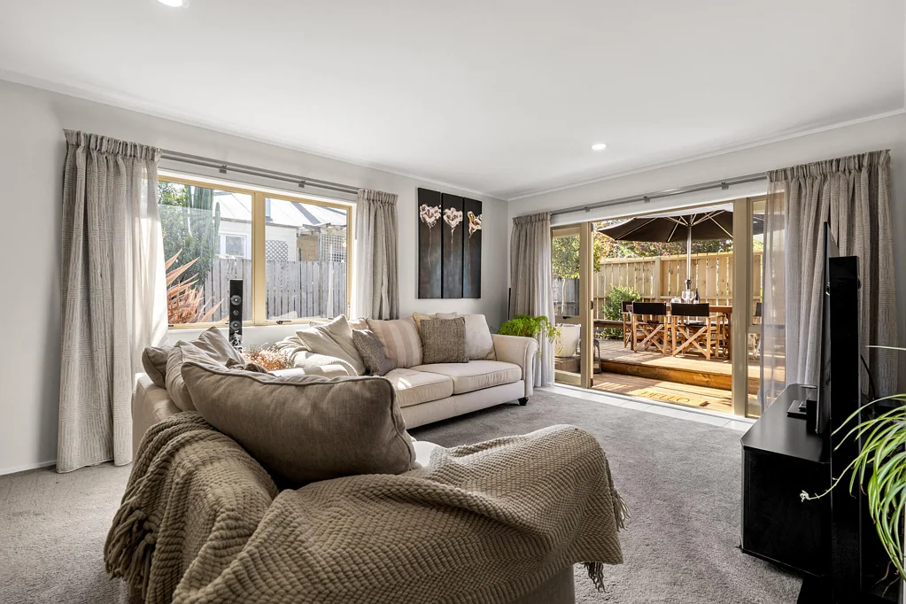 Leamington 3 Bedroom Move in, relax & enjoy
