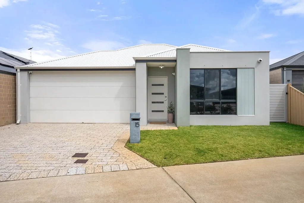 Baldivis 4Kwarto Modern family living in a prime location.