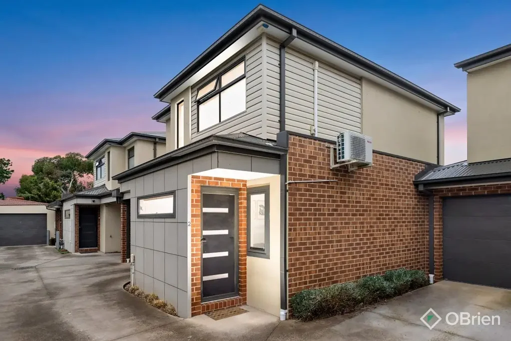 Deer Park 2Kwarto Stylish, Low-Maintenance Living in a Great Location