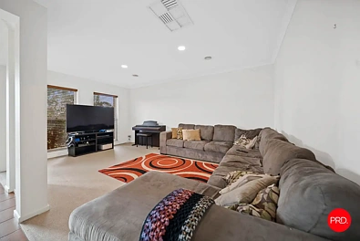 17 Regency Place, Kennington, VIC 3550, 4房, 2浴, House