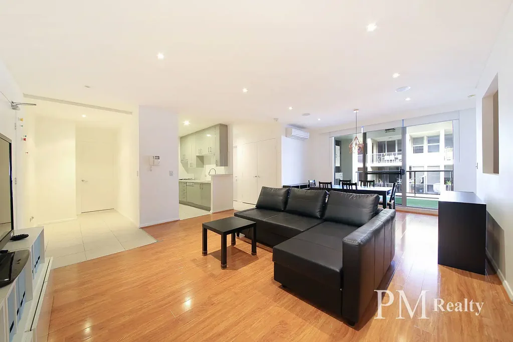 Fully Furnished 3 Bedroom Apartment Plus Study