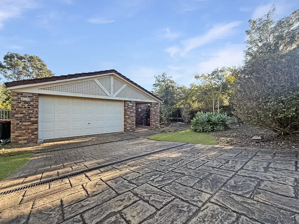Freshly Updated Family Home Backing onto Beautiful Parkland