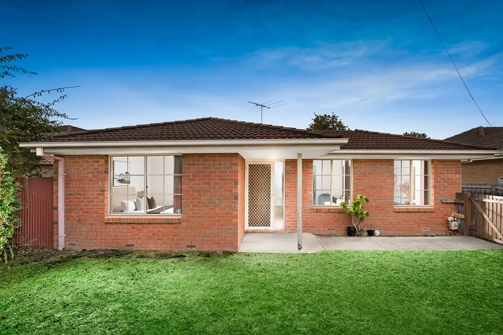 Dandenong 3 Bedroom Spacious Living with No Body Corp Fees!