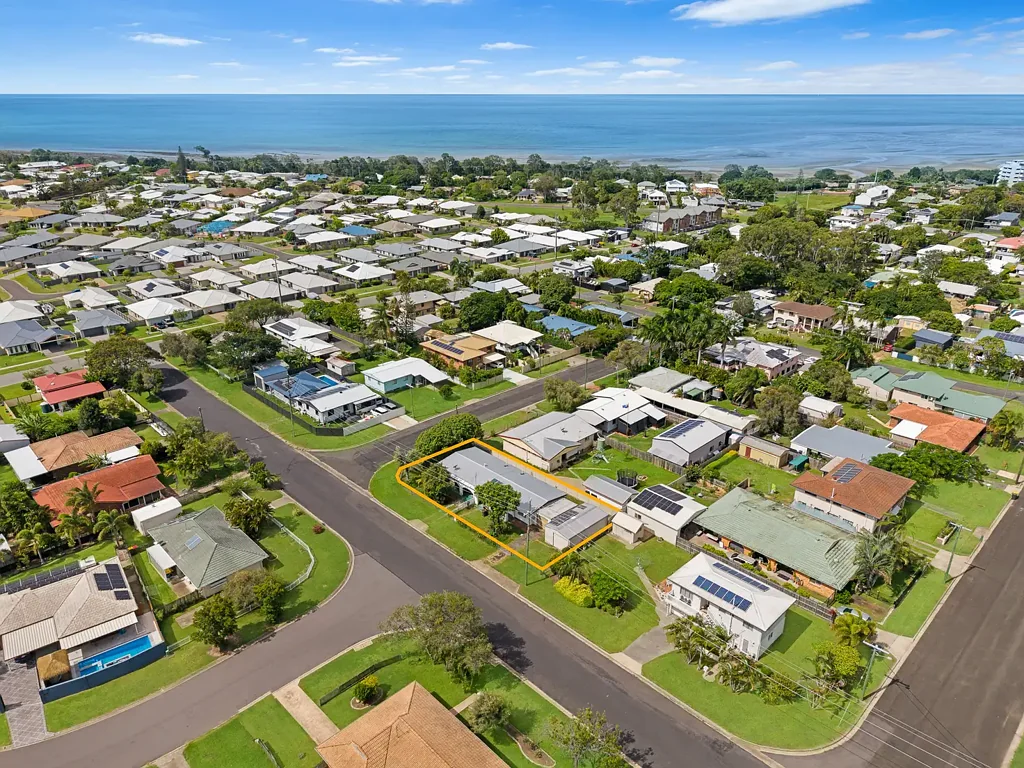 12 Jackson Street, Pialba, QLD 4655