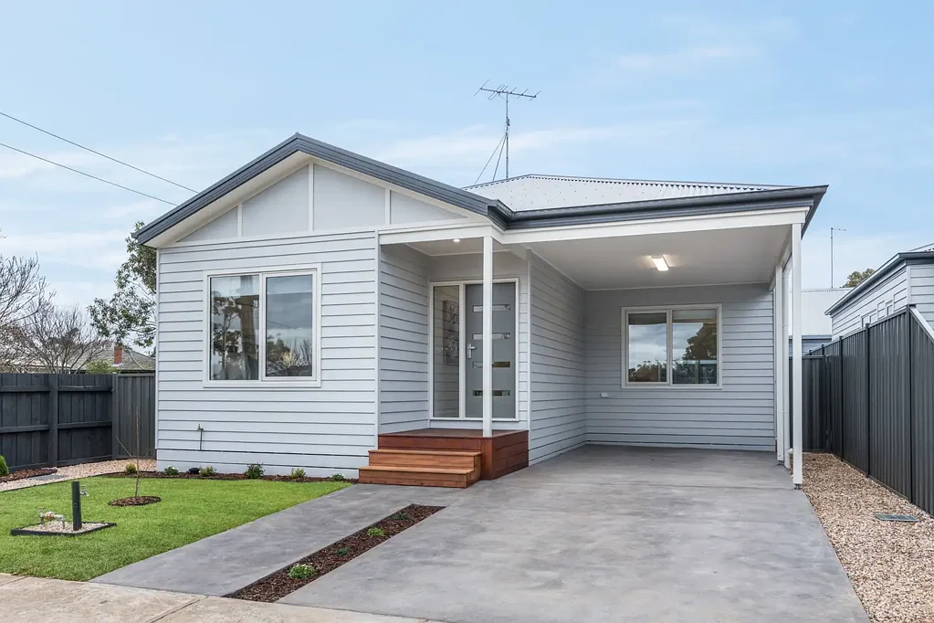 Bannockburn 2 Bedroom Cozy Townhouse in the heart of Bannockburn