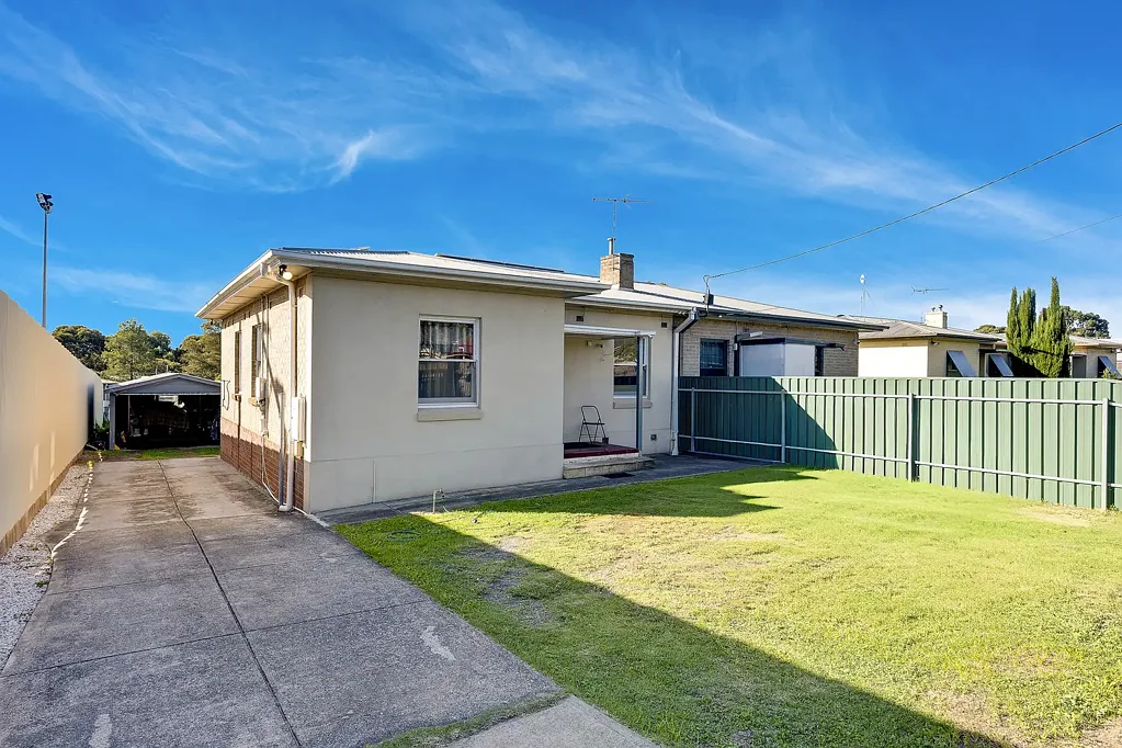 Clearview 3房  Torrens Titled 3-Bedroom Home on 547m2 with Solar