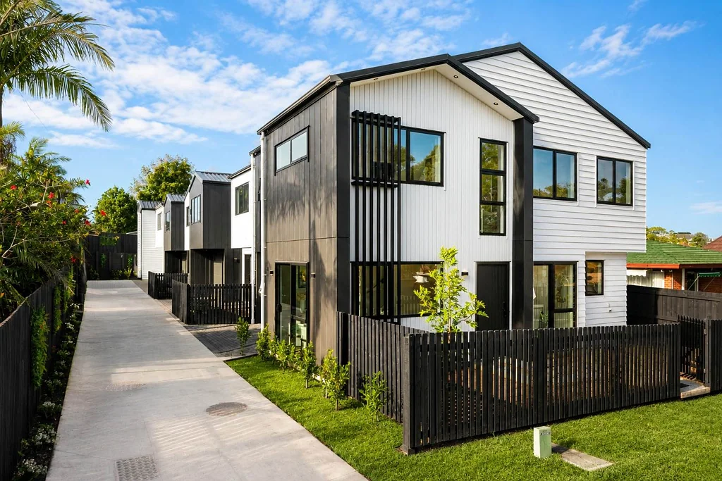 Bucklands Beach 4房  Brand New Standalone Residences in Top School Zone