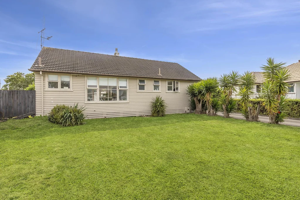 15 Willis Street, Bader, Hamilton City, Waikato