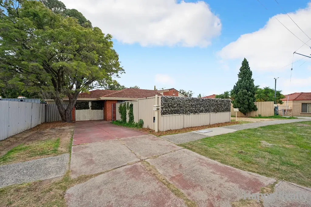 Thornlie 8房  Two Homes, One Title - Endless Potential!
