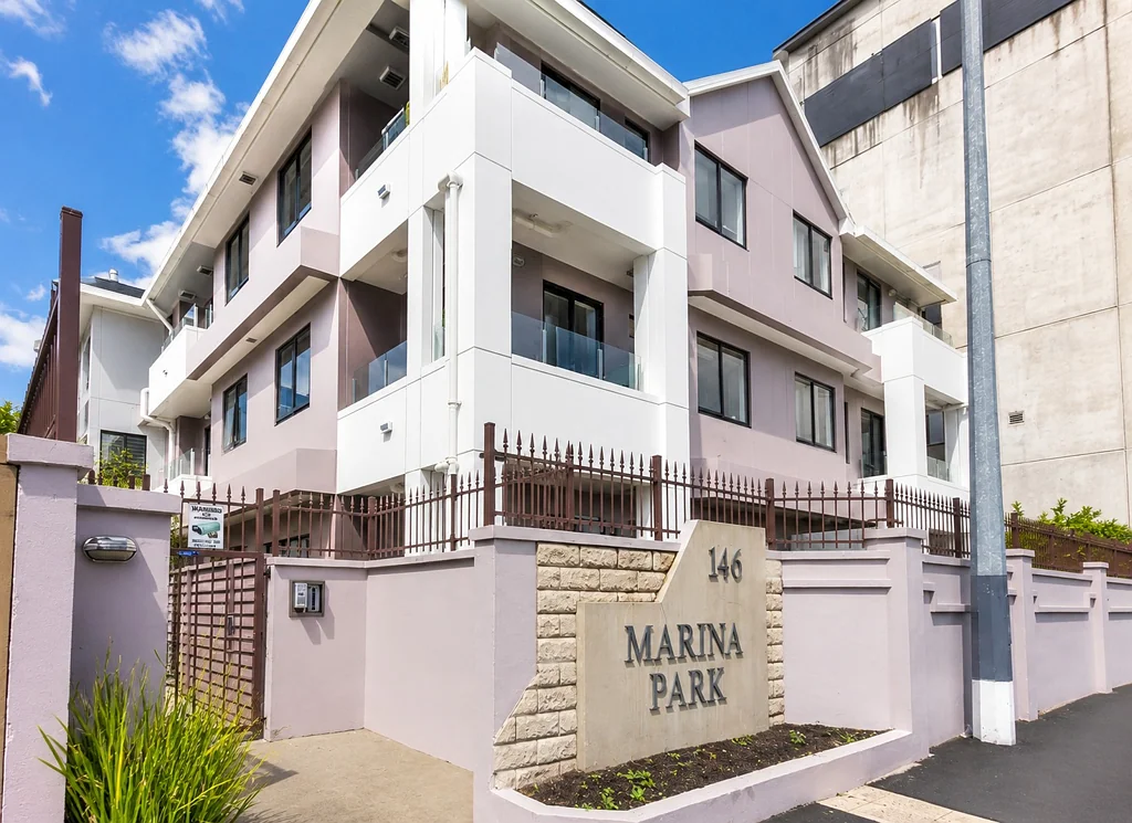 Affordable Studio with one Carpark!