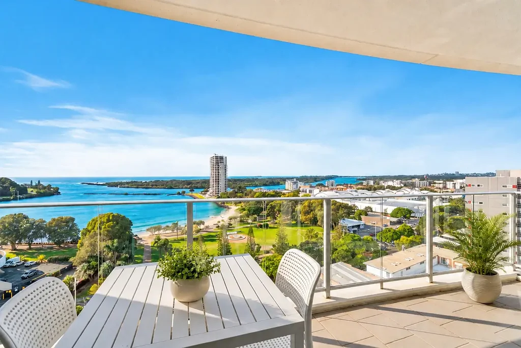 Tweed Heads 1房  Stunning Water Views & Resort-Style Living at Twin Towns