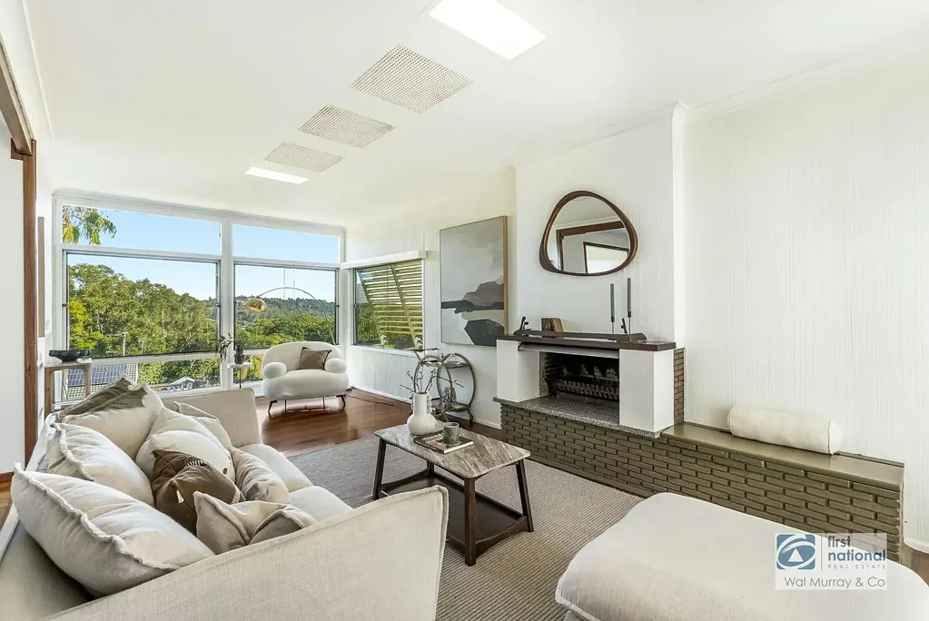Lismore 3部屋 IMPRESSIVE SPLIT LEVEL MID-CENTURY DESIGN