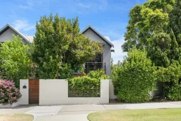 1/2 Quintilian Road, Mount Claremont