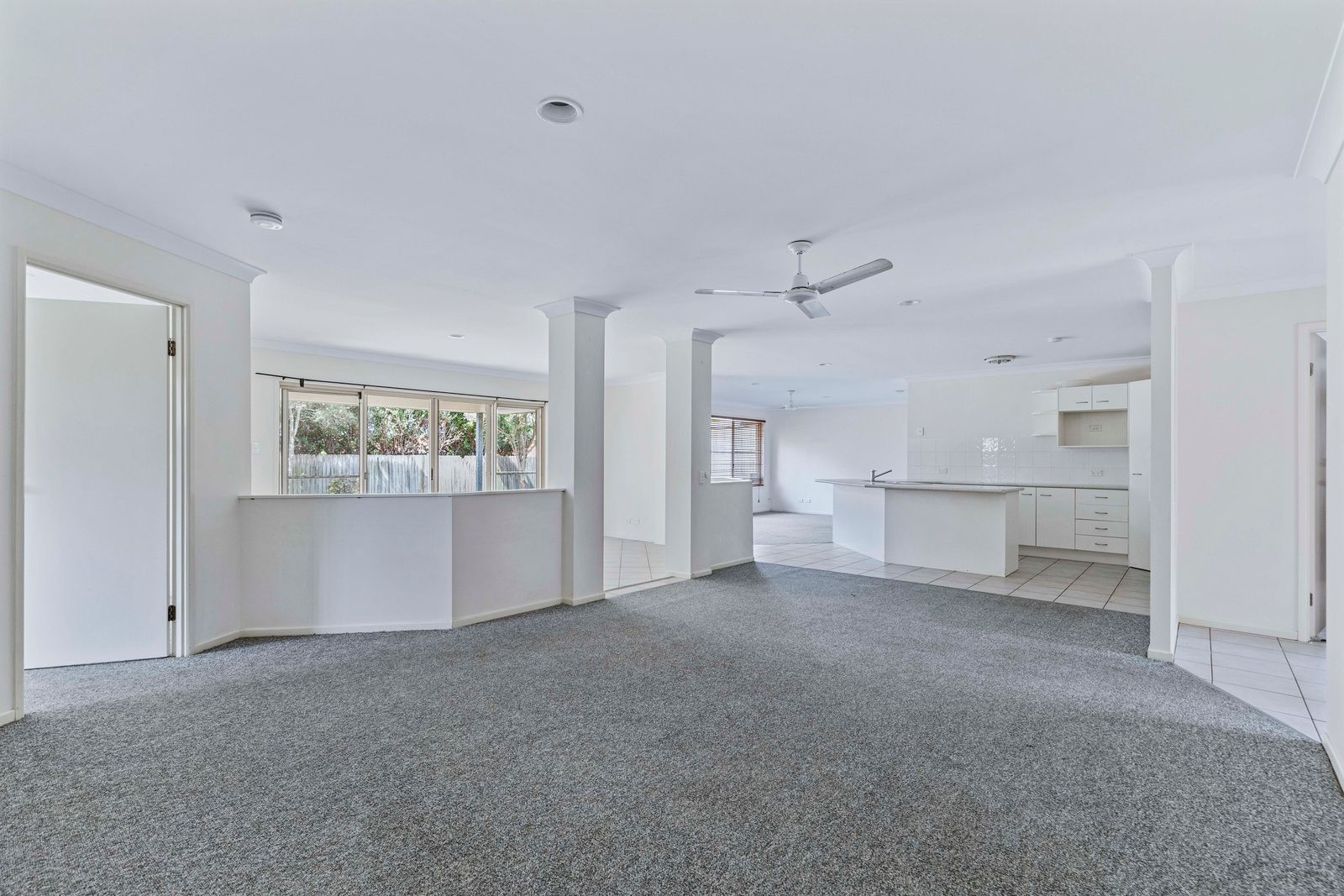 8 WATTLE CL, BRIDGEMAN DOWNS QLD 4035, 0房, 0浴, House