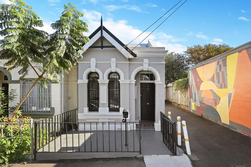 Newtown 2 Bedroom Classic charm with DA approval to extend