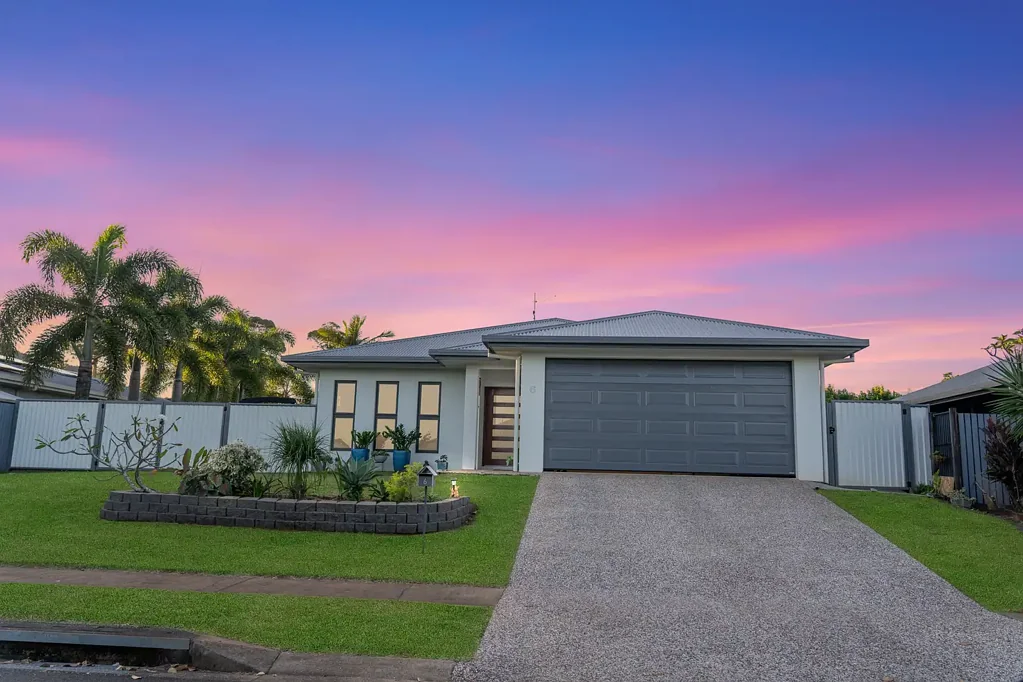 Mission Beach 4房  Tropical Coastal Retreat with Poolside Paradise