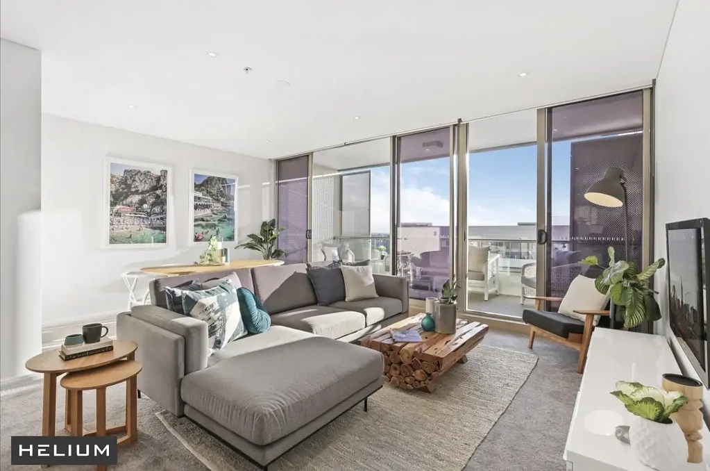 PENTHOUSE WITH CITY & DISTRICT VIEWS