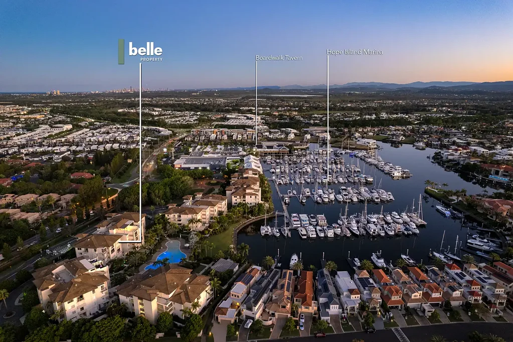 Hope Island 2房  Luxury Penthouse-Style Living: Panoramic Marina Views