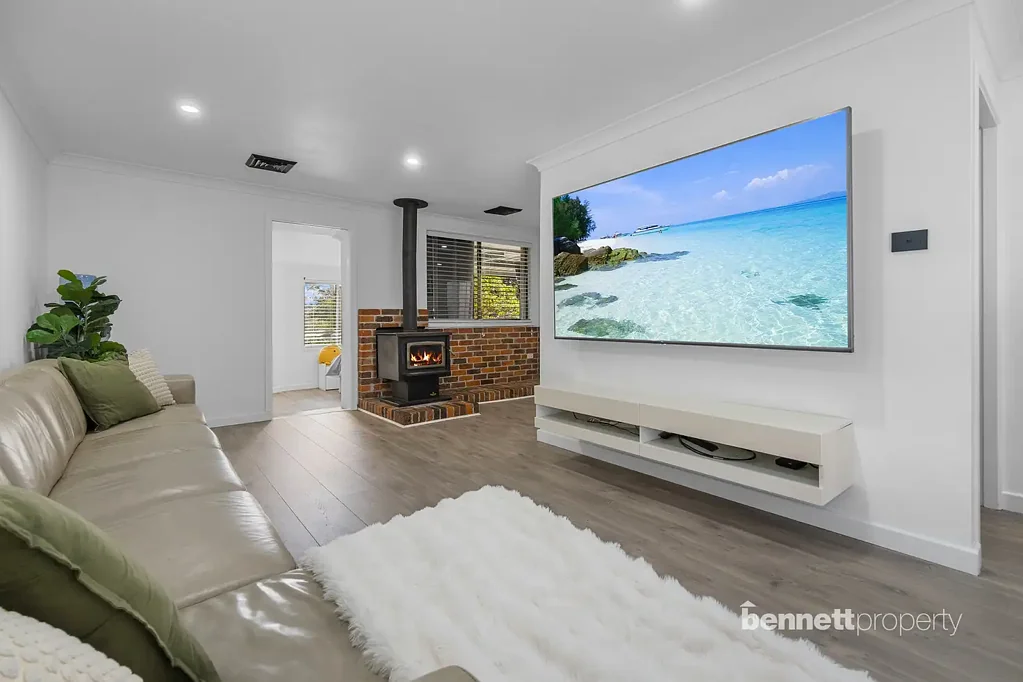 Glossodia 4房  LARGE HOME - MODERN LAYOUT - PRIVATE YET CONVENIENT LOCATION