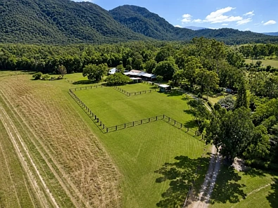 Mount Surround 4房  Rainforest Paradise with Two Homes, Premium Solar Infrastructure & Unlimited Lifestyle Potential