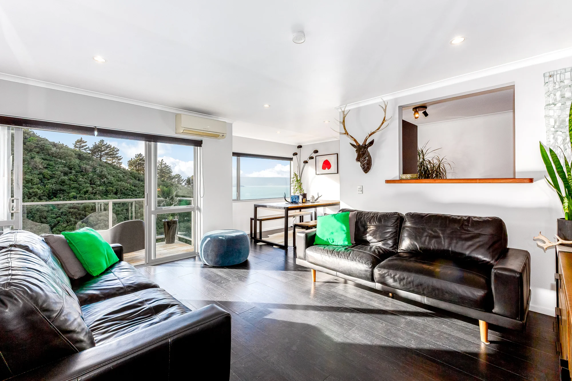 Khandallah 3房 A Rare Gem – Style, Sun and Sea Views!